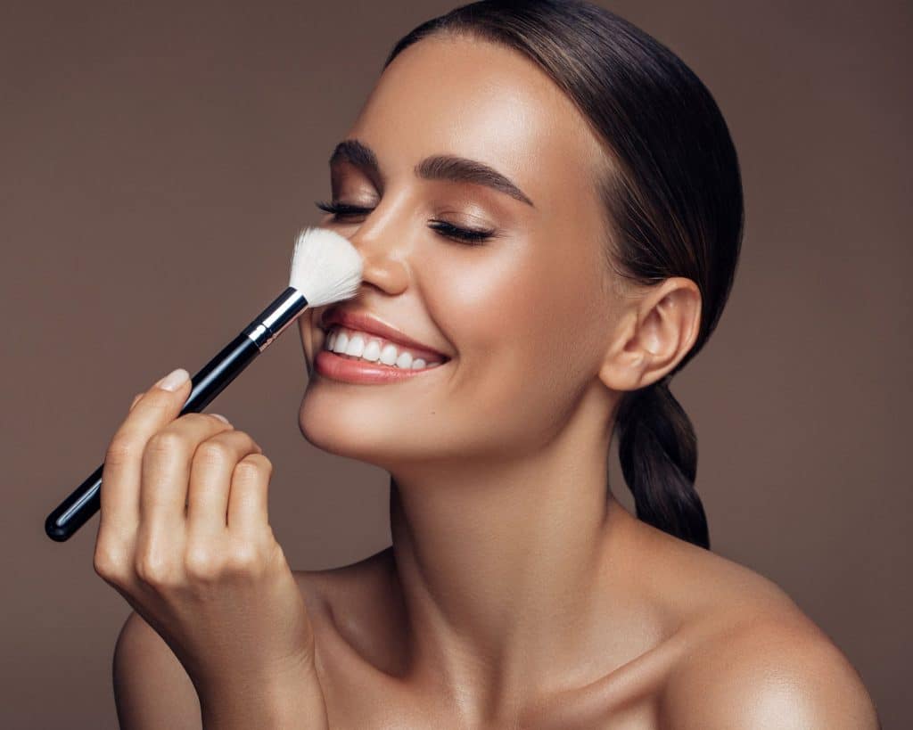 Maquillage de jour : les 3 étapes indispensables - IFDM Relooking